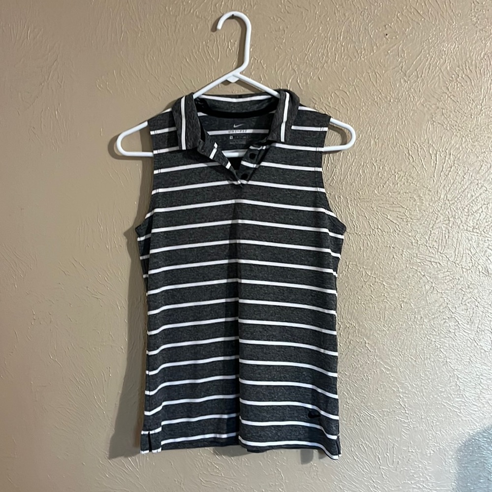Nike top size S
